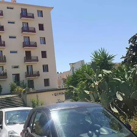 شقة L Essentiel