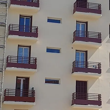 شقة L Essentiel